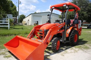 Kubota B26 mid-sized Tractor-Loader-Backhoe
